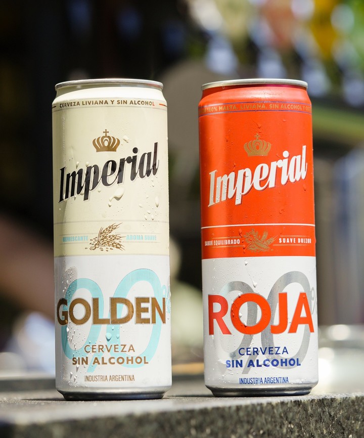 Las variantes sin alcohol de las cervezas Golden y Roja de Imperial, en sus prácticas latas de 355 ml 